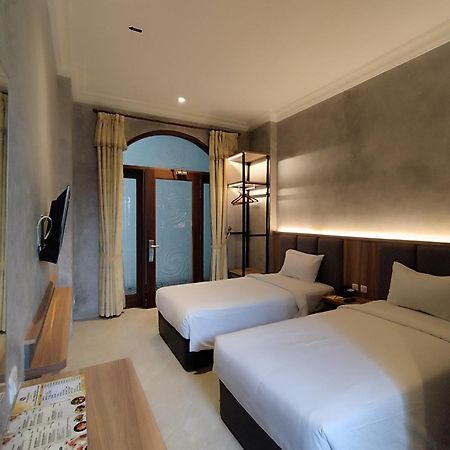 The Grand Palace Hotel Malang Exteriér fotografie