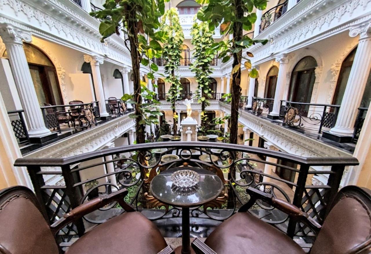 The Grand Palace Hotel Malang Exteriér fotografie