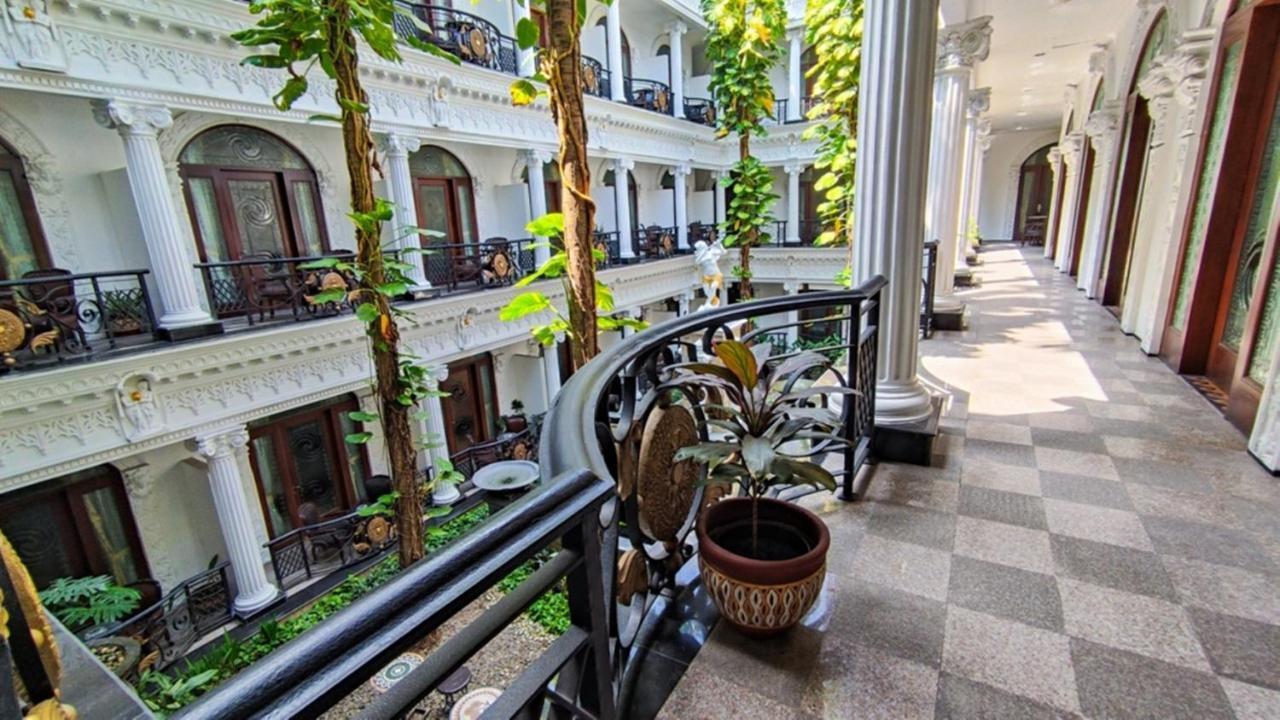 The Grand Palace Hotel Malang Exteriér fotografie