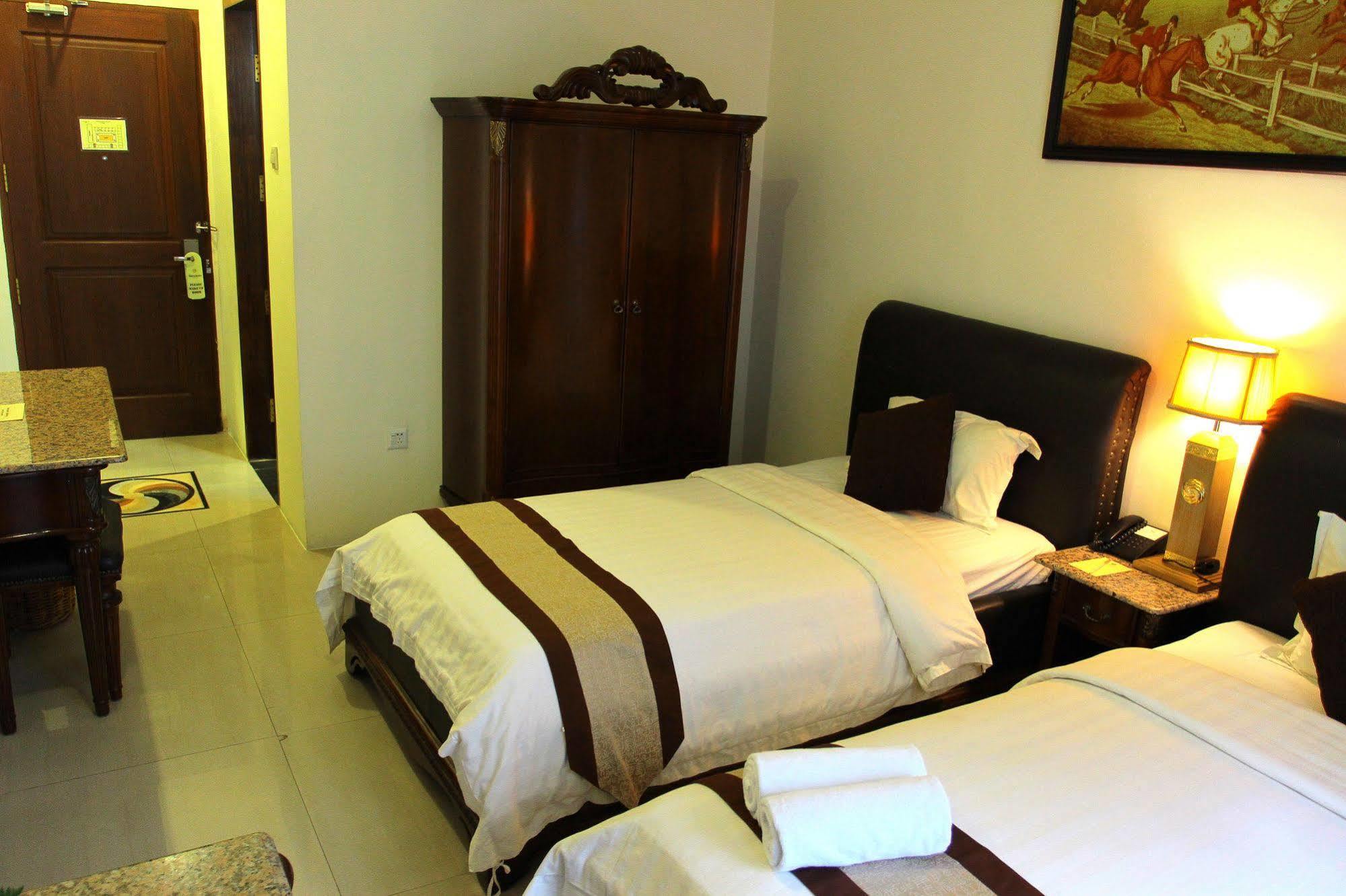 The Grand Palace Hotel Malang Exteriér fotografie