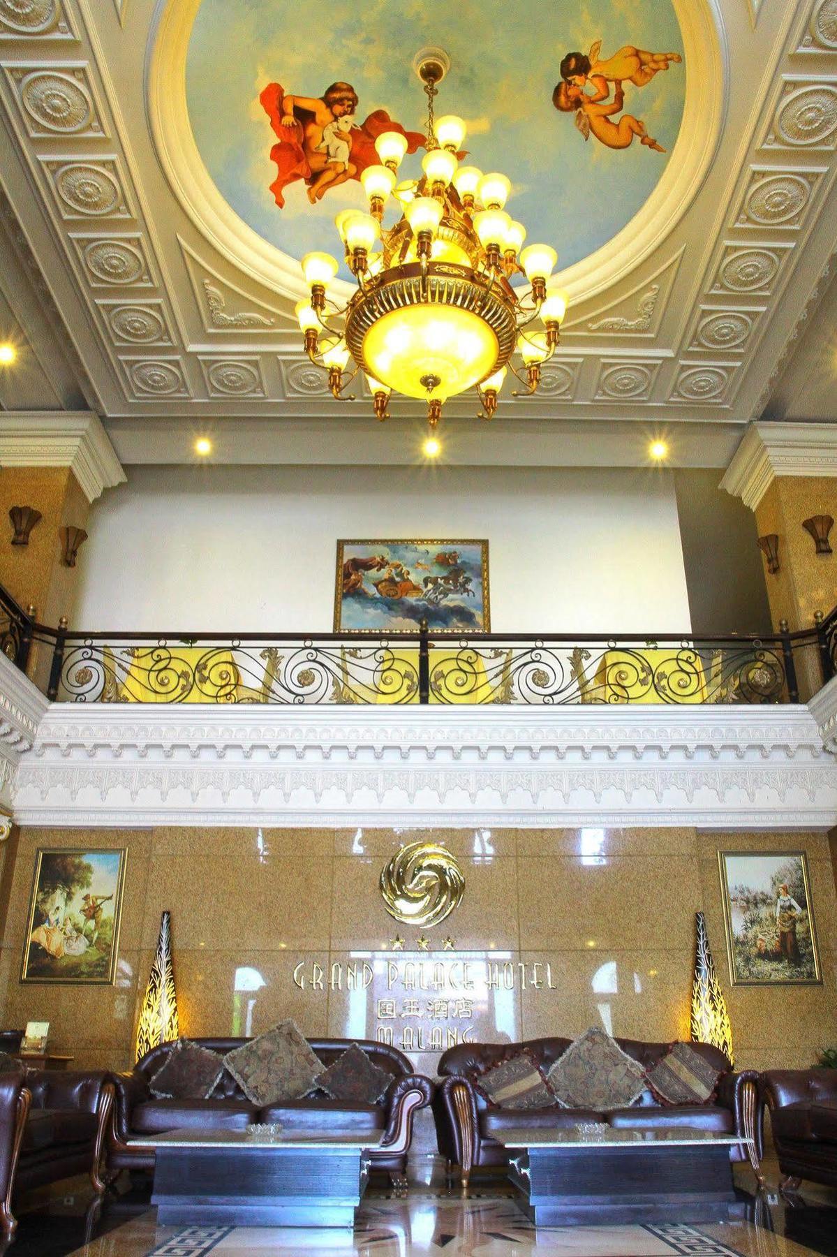 The Grand Palace Hotel Malang Exteriér fotografie