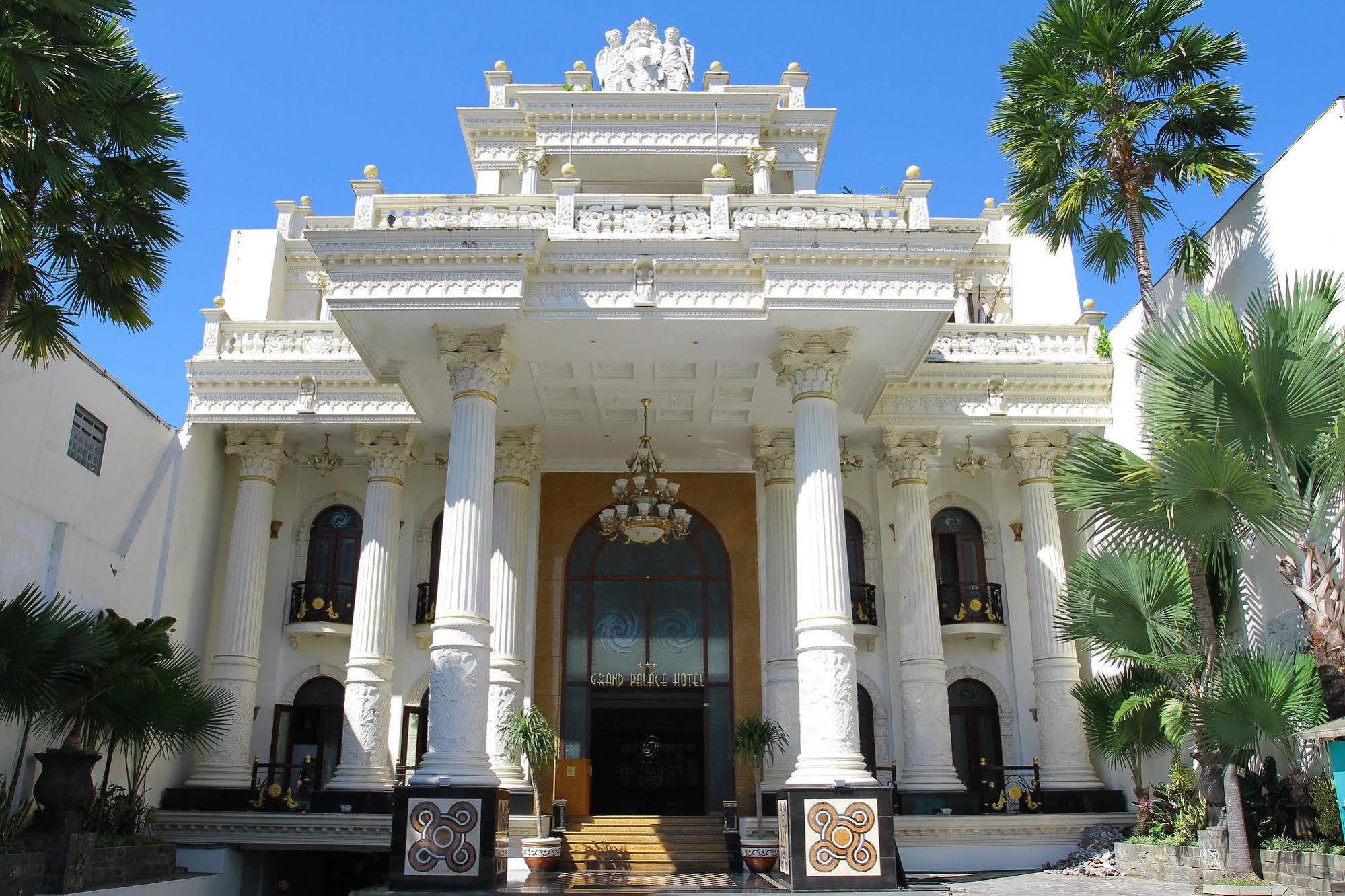 The Grand Palace Hotel Malang Exteriér fotografie